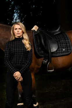 eskadron Tapis De Selle De Dressage Essence 22/23 Velours Estampille Black Hot